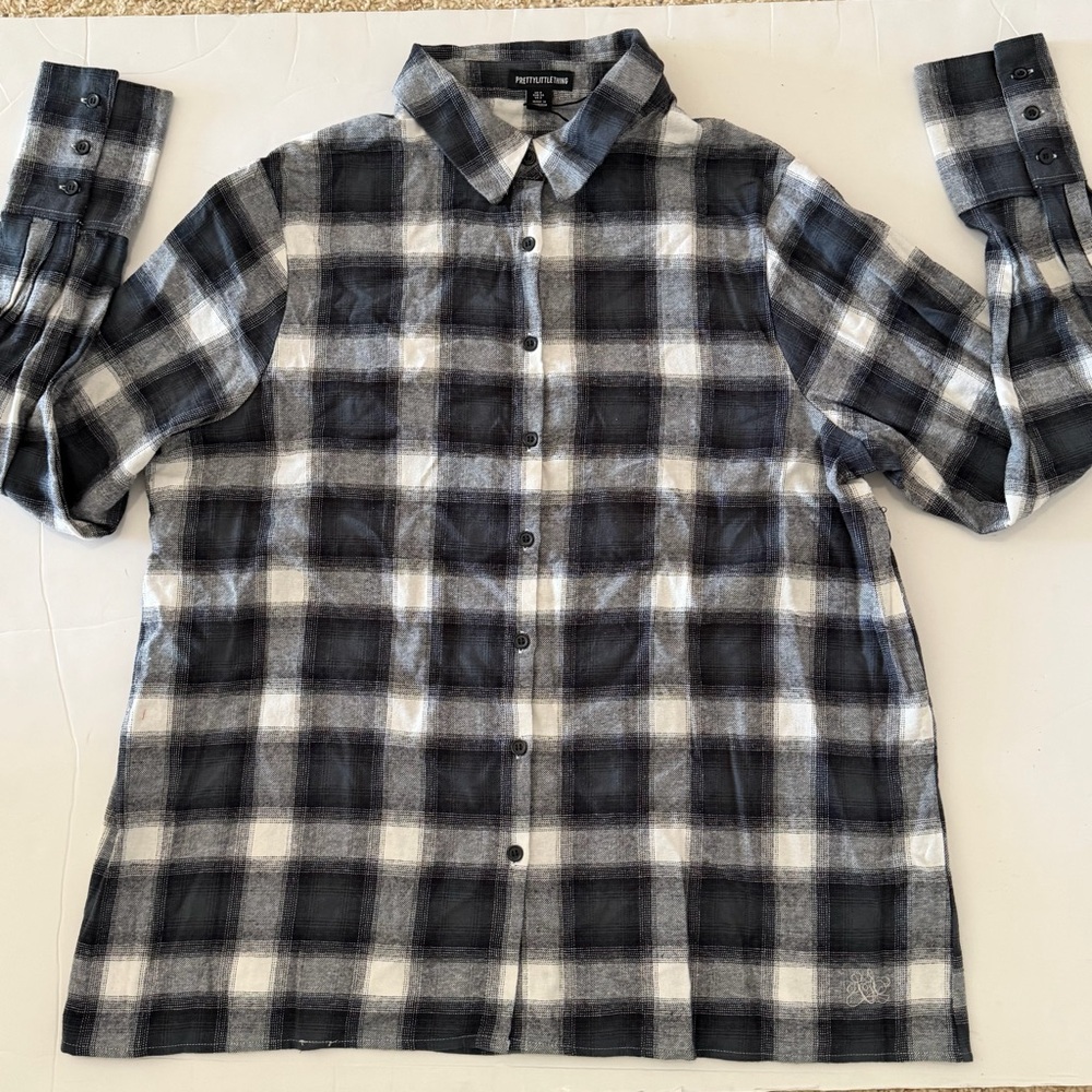 PrettyLittleThing Gray Lightweight Checkered Plaid Long Sleeve Women’s Shirt